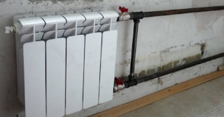 Установка биметаллических радиаторов отопления в квартире в Ухте - от 2107 руб.